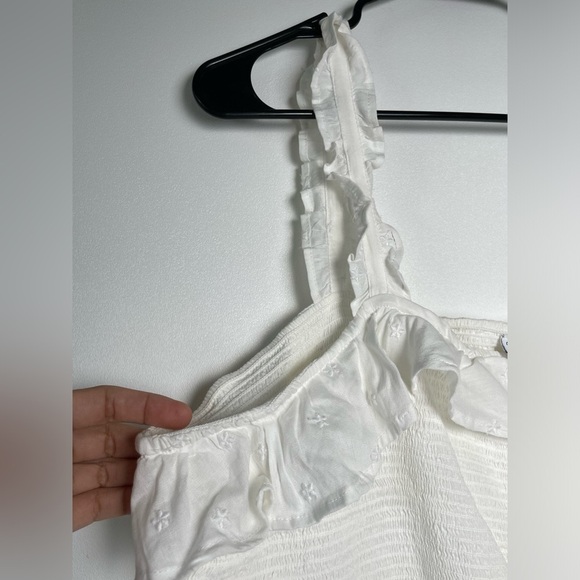 Old Navy White Smocked Tank Top Peplem Ruffle Embroidered Strapy Sleeve XXL Tall - Picture 4 of 8